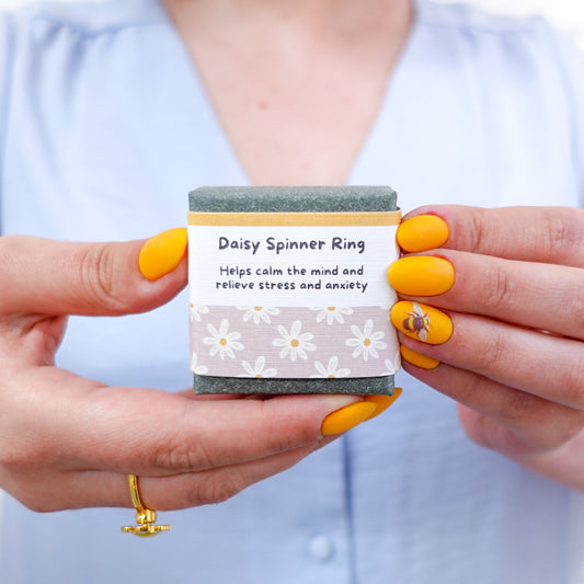 END OF LINE Daisy Spinner Ring